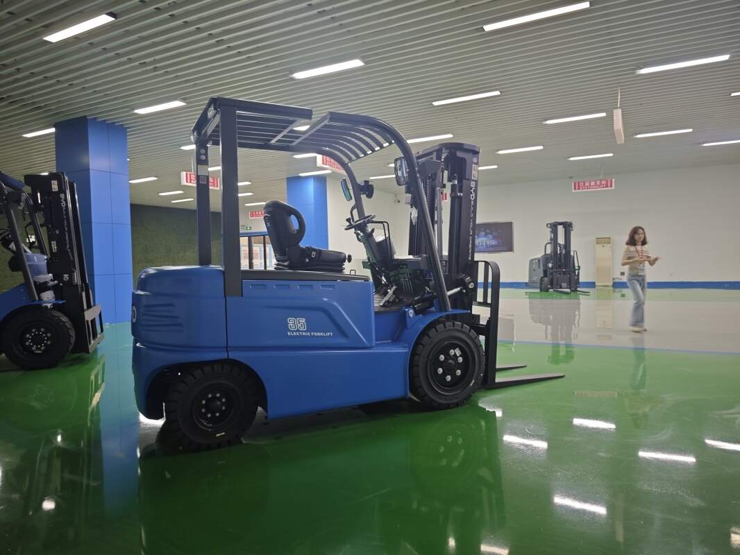 هل رافعة شوكية كهربائية ثقيلة مناسبة لـ مراكز التوزيع في العراق؟